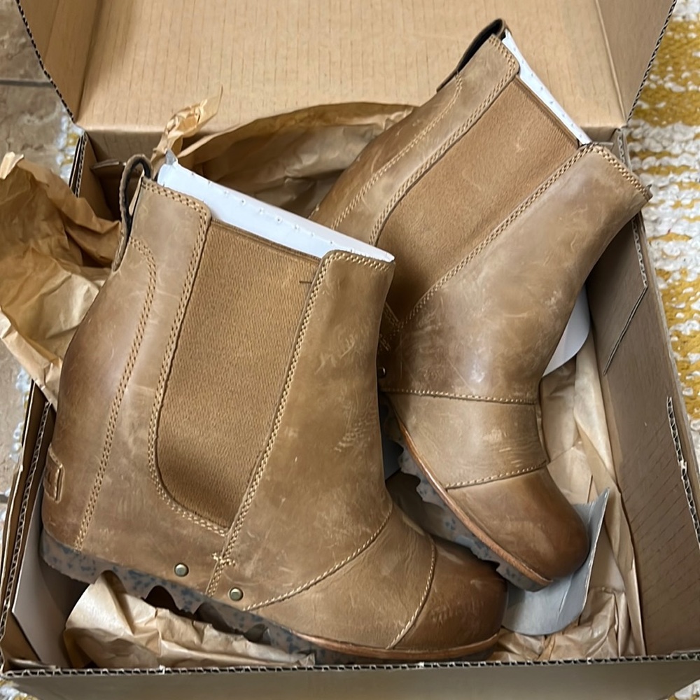 Sorel ankle boots, tan, New, never worn, size 7,